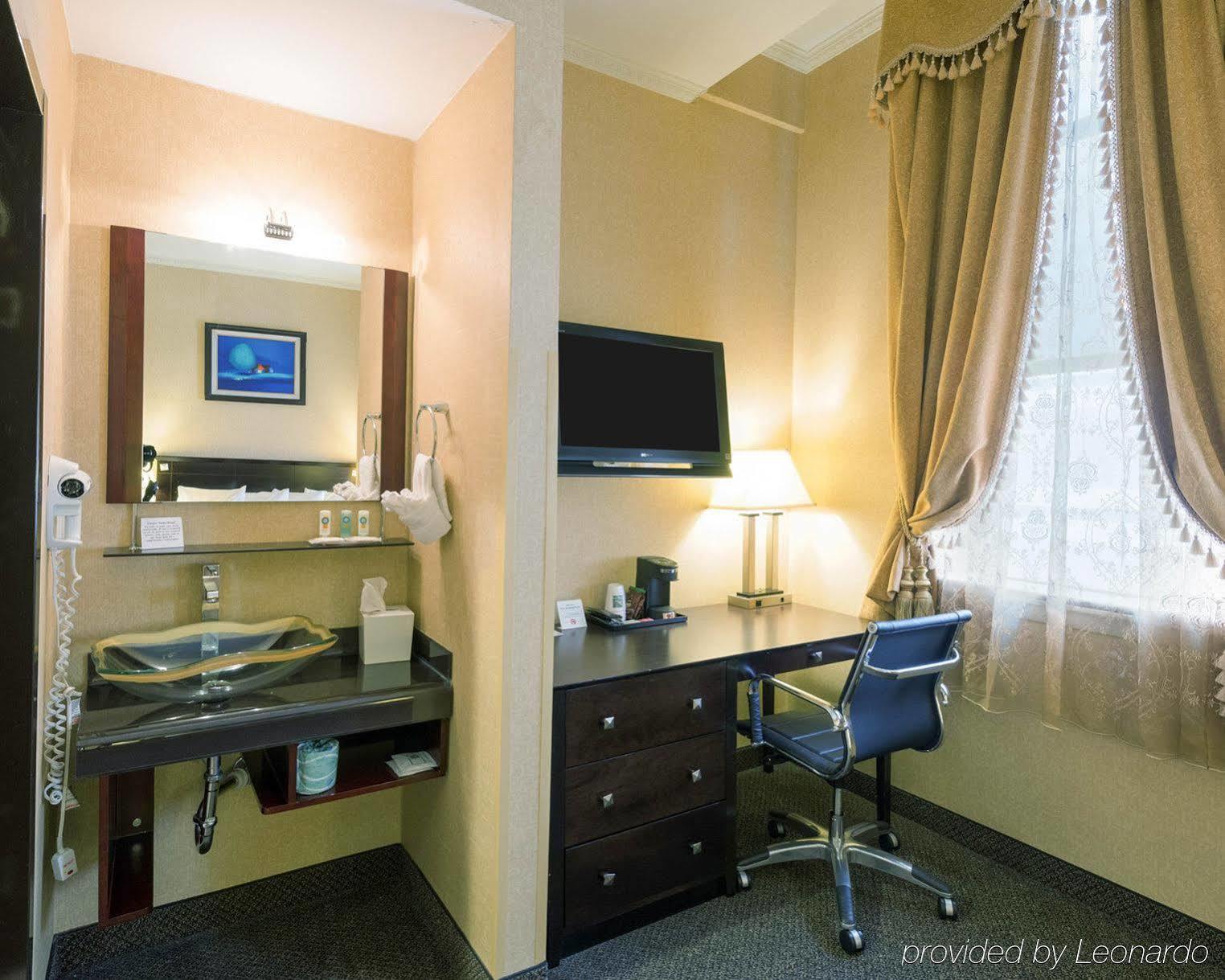 Baltimore Plaza Hotel Екстер'єр фото
